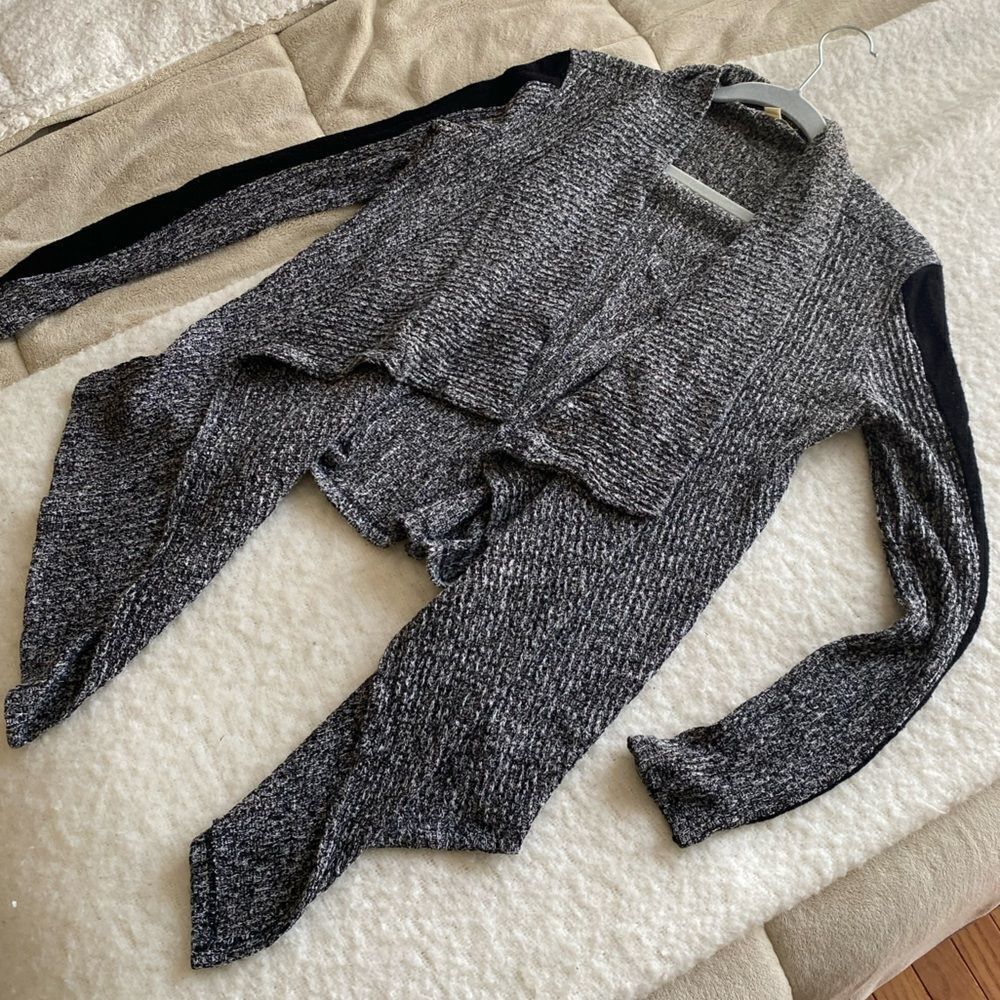 Charming Charlie Gray Shrug Open Sweater Size Medium